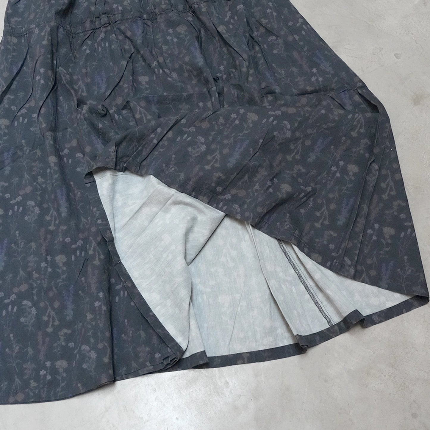 【THE NORTH FACE Purple Label】ノースフェイスパープルレーベル women's Flower Printed Field Tiered Skirt "Dark Navy"