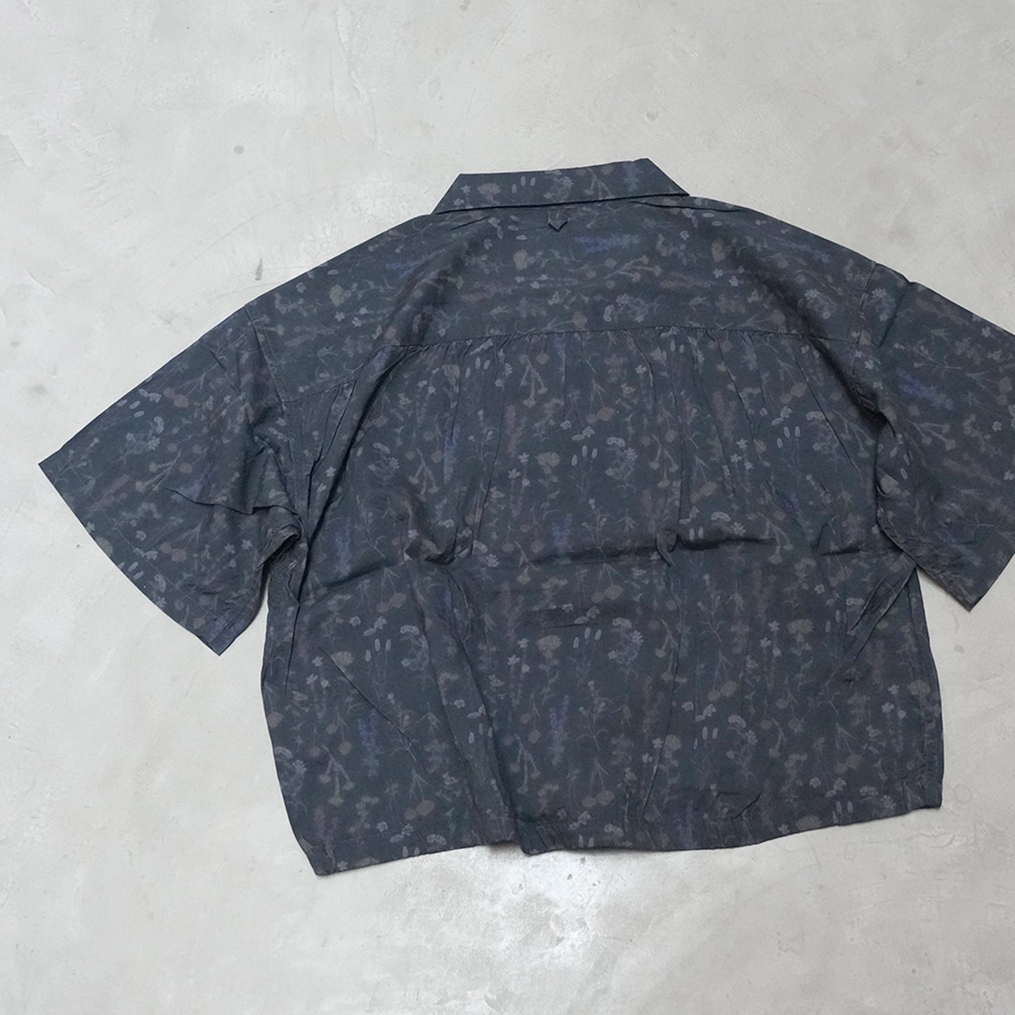 【THE NORTH FACE Purple Label】ノースフェイスパープルレーベル women's Flower Printed Cropped Shirt "Dark Navy"