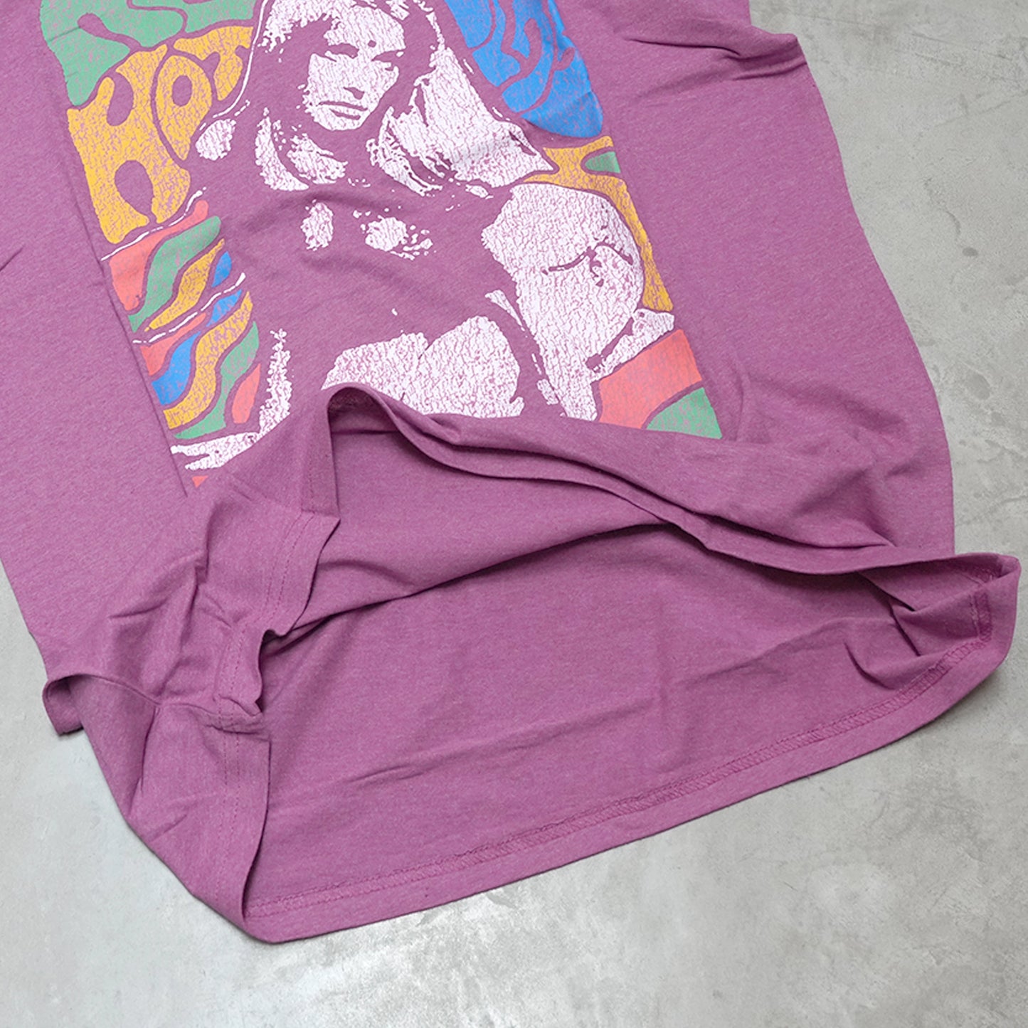【MUSIC TEE】 R.H.C.P 'Kneelinng Girl' Tee "Pink" ※ネコポス可