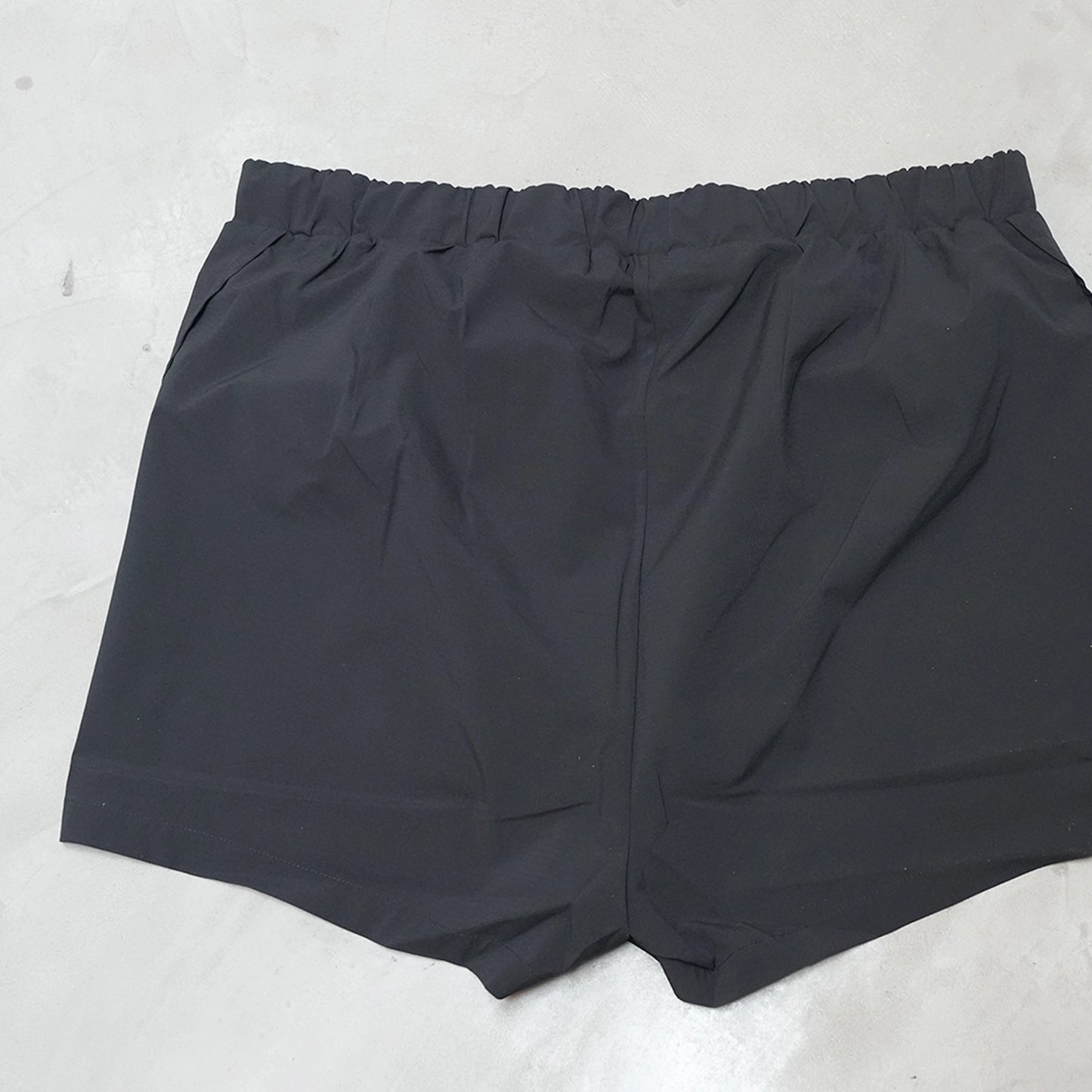 【HOUDINI】フーディニ men's Pace Split Shorts "True Black"