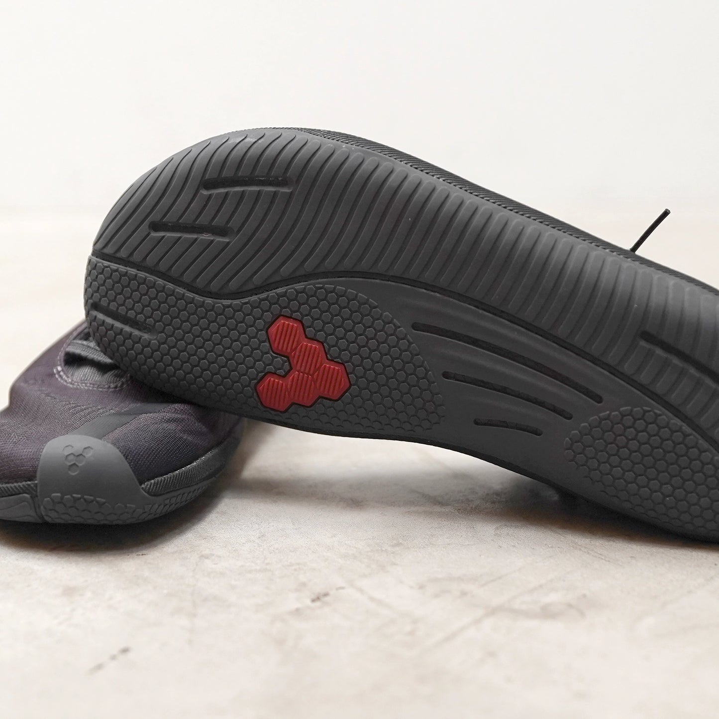 【VIVOBAREFOOT】ヴィヴォ ベアフット women's Primus Flow "2Color"