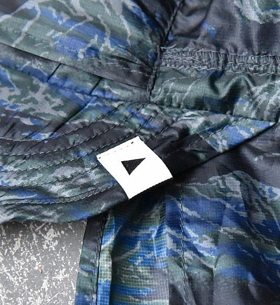 【and wander】 アンドワンダー printed utility pullover "2Color"