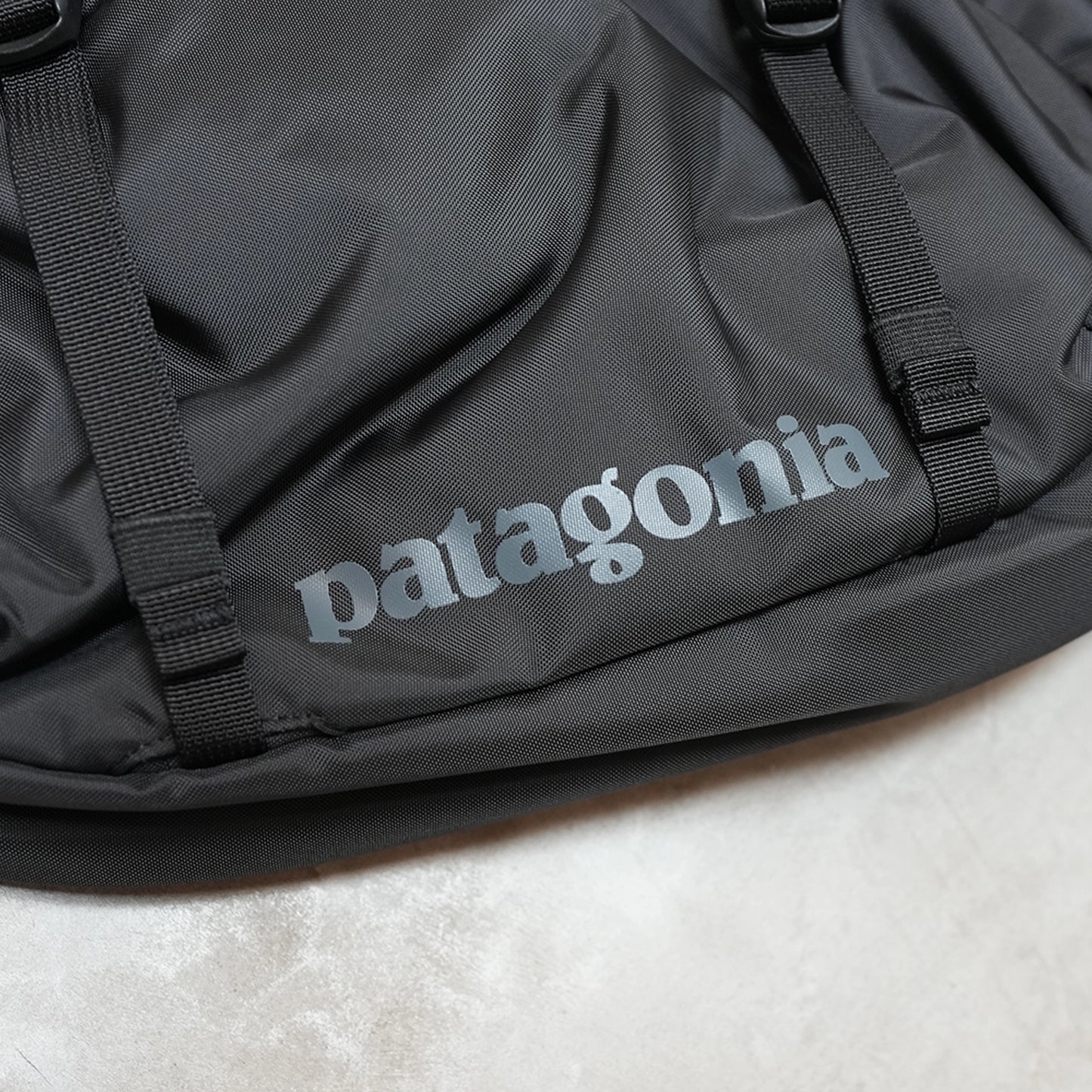 【patagonia】 パタゴニア Atom Sling 8L ”Black”