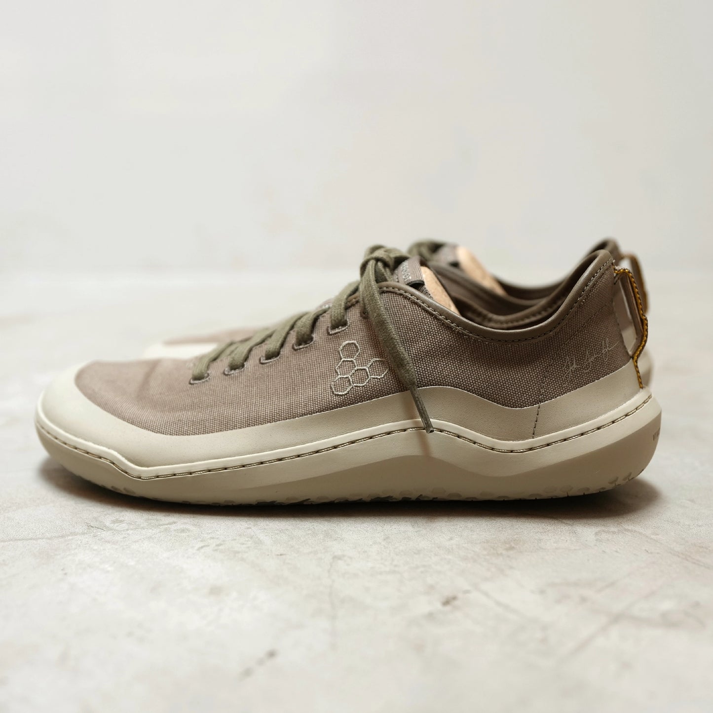 【VIVOBAREFOOT】ヴィヴォ ベアフット women's Gobi Dune Sneaker JJF "Shadow Green"