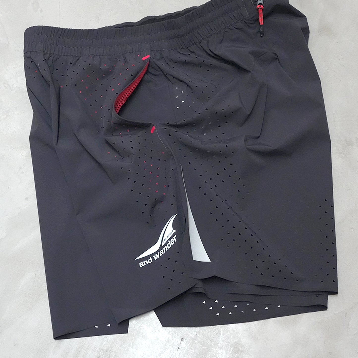 【and wander】アンドワンダー Altra × and wander ventilation short pants "2Color"