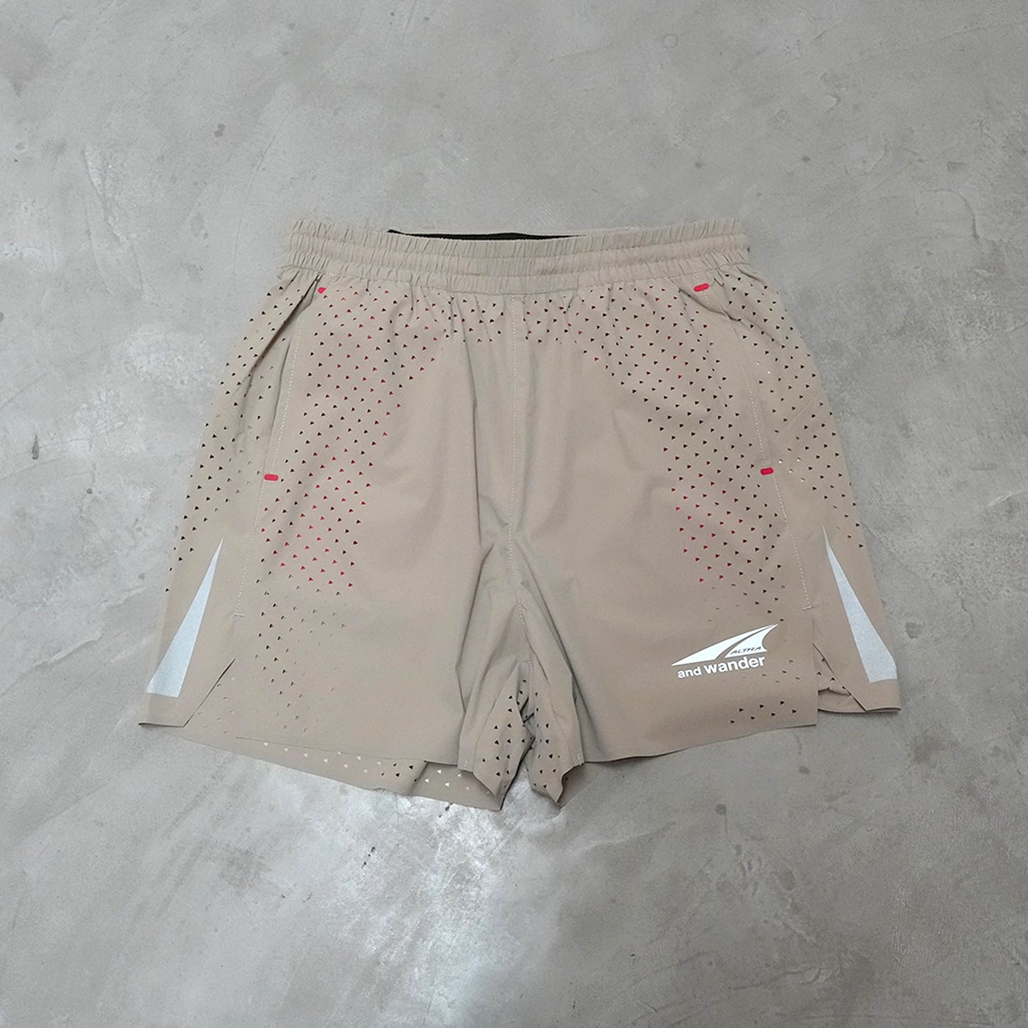 【and wander】アンドワンダー Altra × and wander ventilation short pants "2Color"