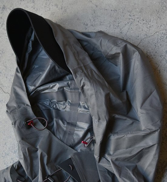 【KLATTERMUSEN】 クレッタルムーセン Fjorgyn Anorak "Rock Grey"