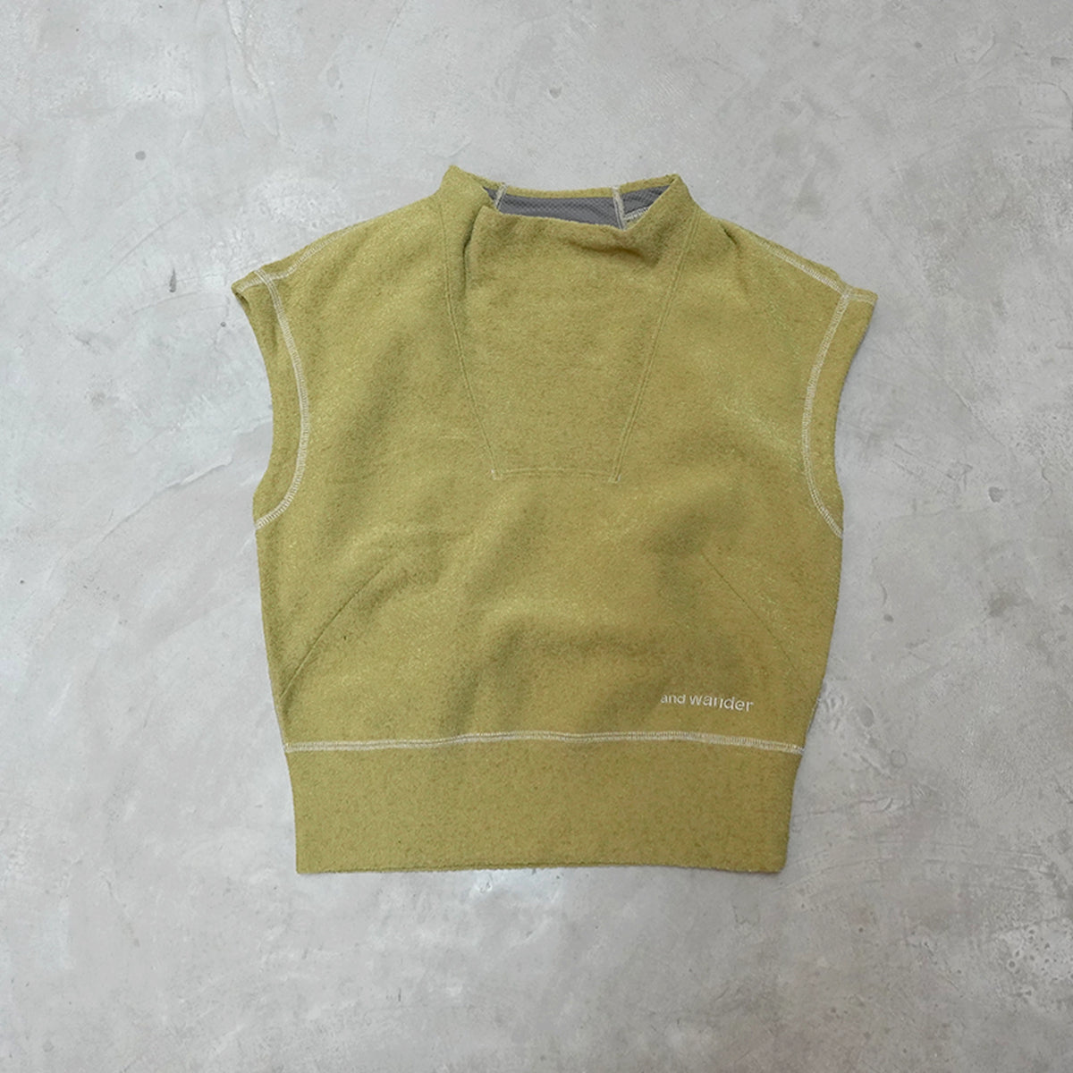 【and wander】アンドワンダー women's PE warm pile vest "2Color"