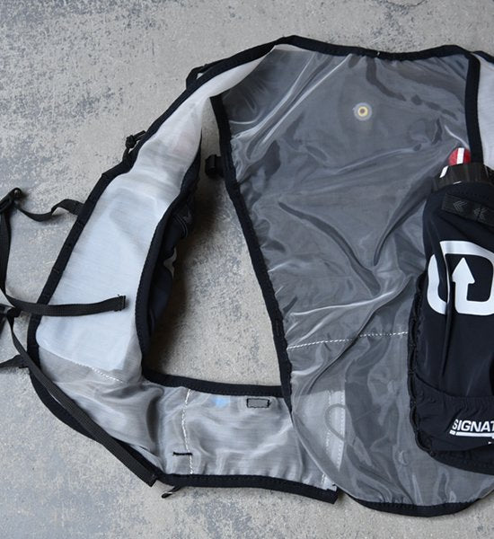 【ULTIMATE DIRECTION】アルティメイトディレクション women's HELO "Black"