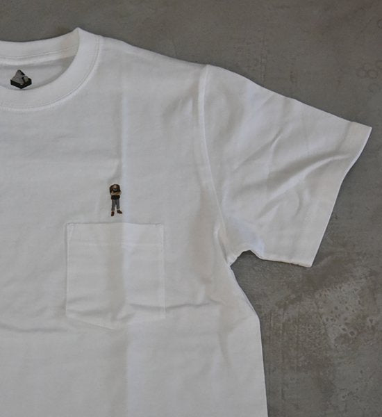 【Mountain Research】マウンテンリサーチ Mountain man(s) PKT. Tee "White"
