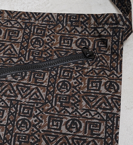 【Mountain Research】マウンテンリサーチ Batik Sacoche ”2Color”