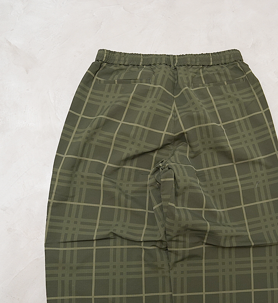 【nanamica】ナナミカ men's ALPHADRY Wide Easy Pants "Khaki"