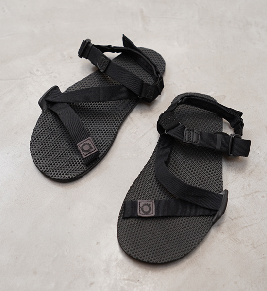 【XERO SHOES】ゼロシューズ women's Naboso Trail "Coal Black"