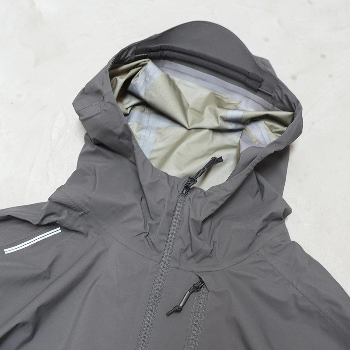 【ROARK RUN AMOK】ロアークランアモック men's Shield Rain Jacket "Onyx"