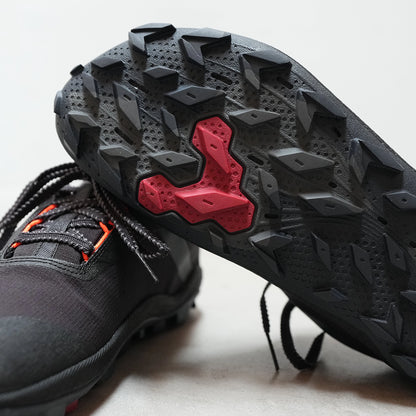 【VIVOBAREFOOT】ヴィヴォ ベアフット women's Primus Trail Flow Waterproof "Eclipse×Molten Lava"
