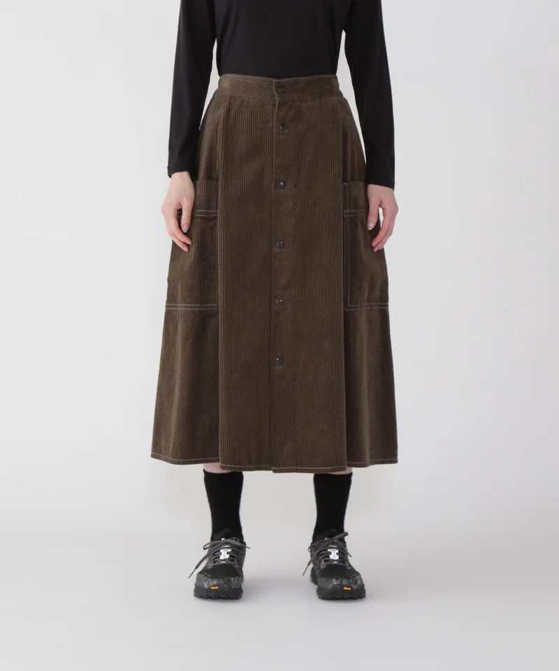 【and wander】アンドワンダー women's corduroy skirt "2Color"