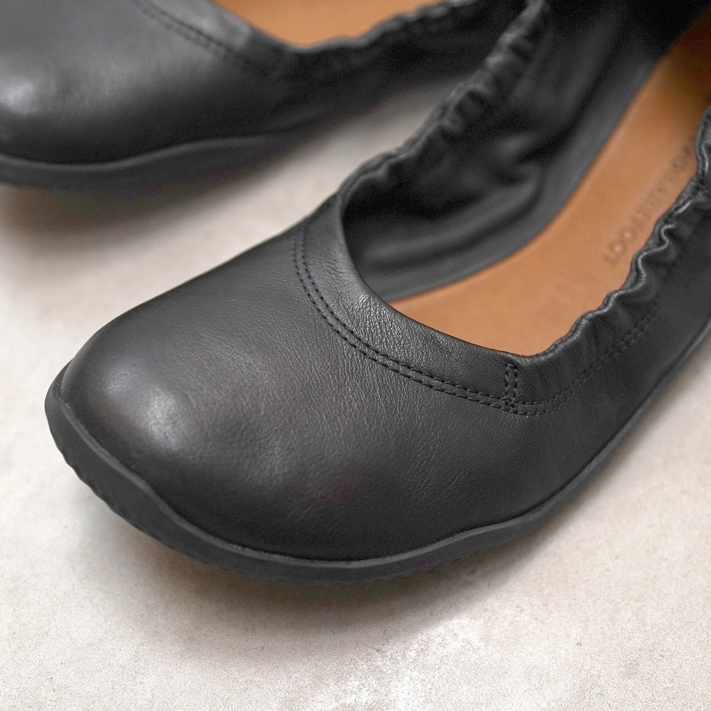 【VIVOBAREFOOT】ヴィヴォ ベアフット women's Asana Yin Ballerina Leather "Obsidian"