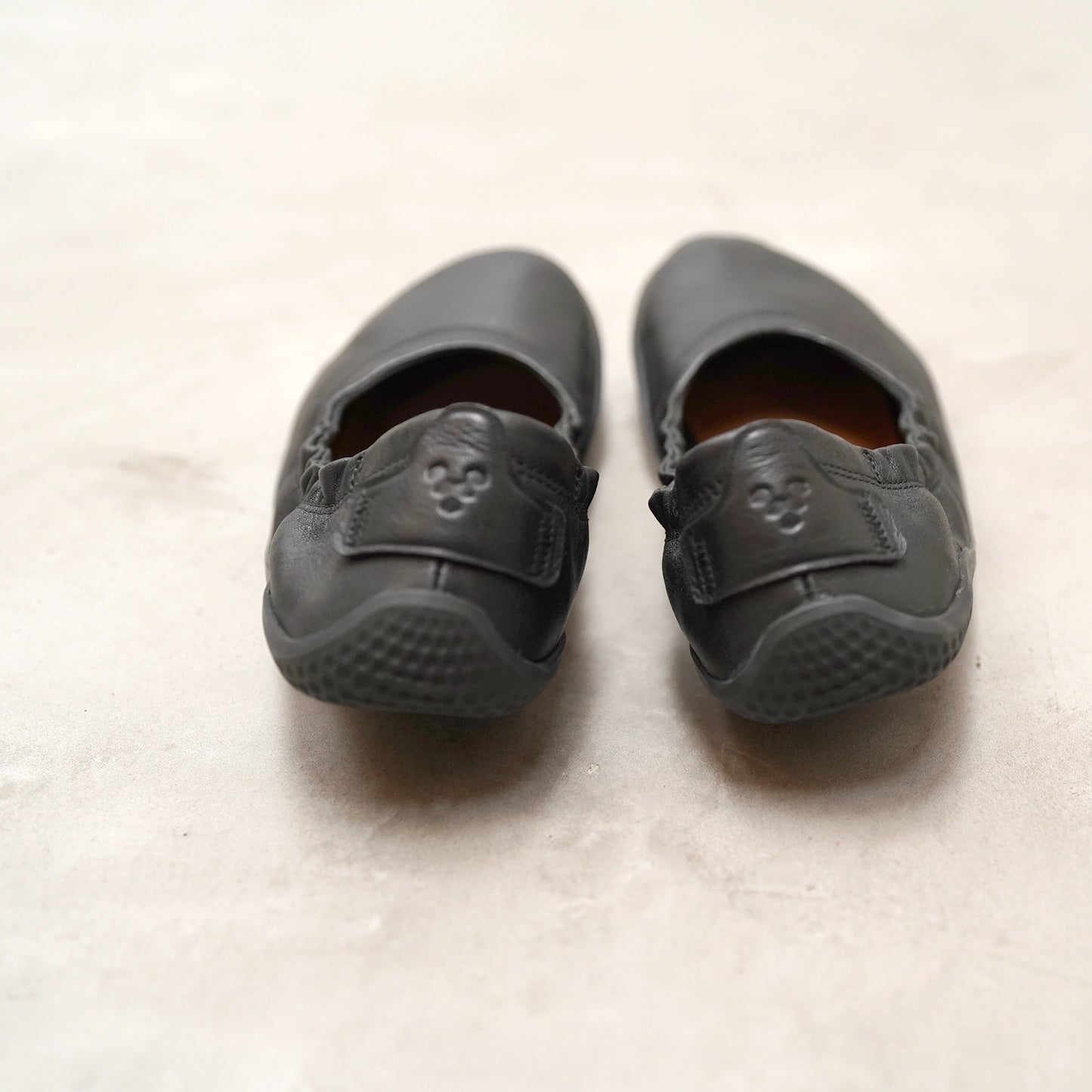 【VIVOBAREFOOT】ヴィヴォ ベアフット women's Asana Yin Ballerina Leather "Obsidian"