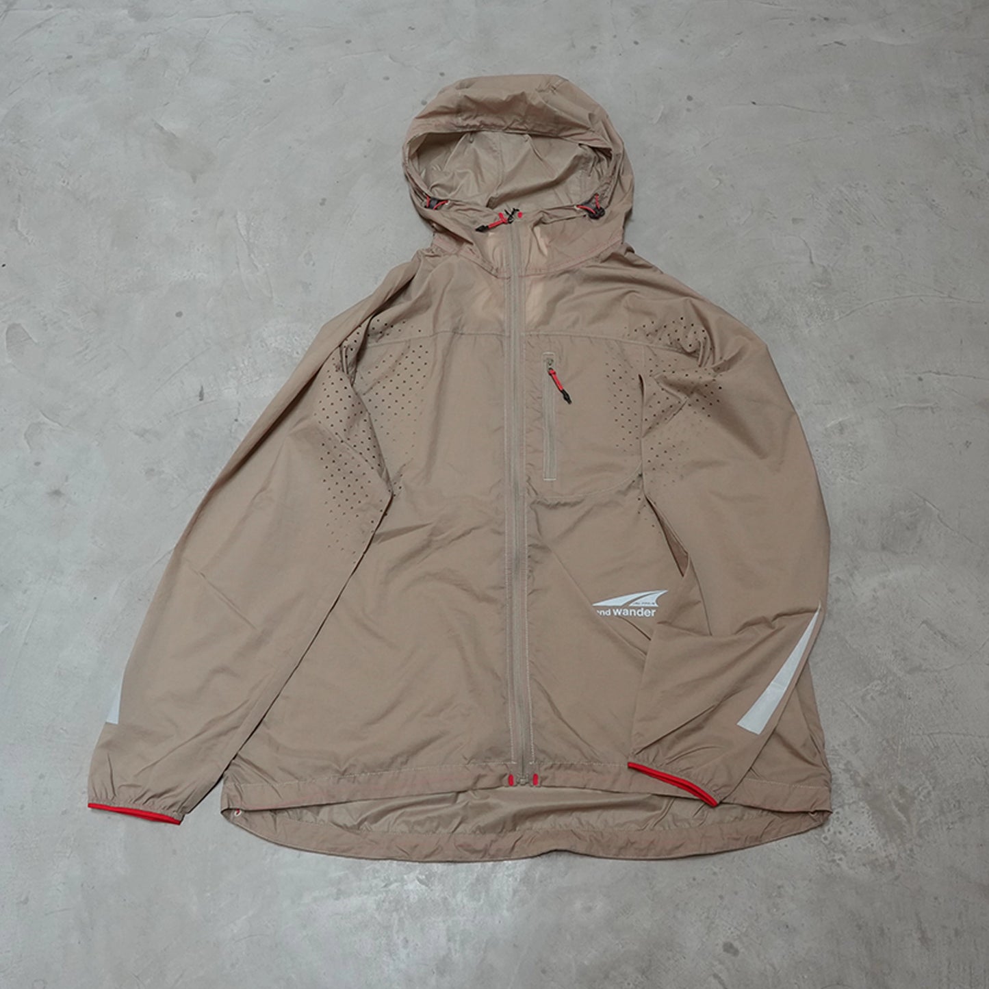 【and wander】アンドワンダー Altra × and wander ventilation wind jacket "2Color"