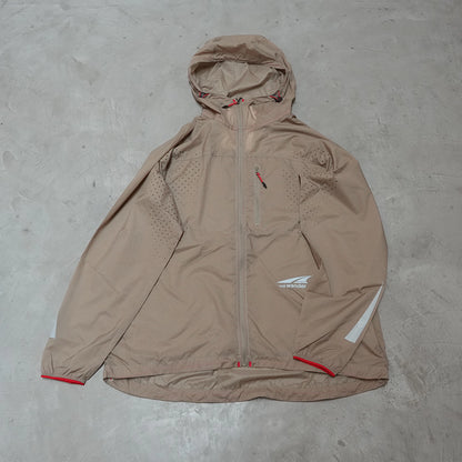【and wander】アンドワンダー Altra × and wander ventilation wind jacket "2Color"