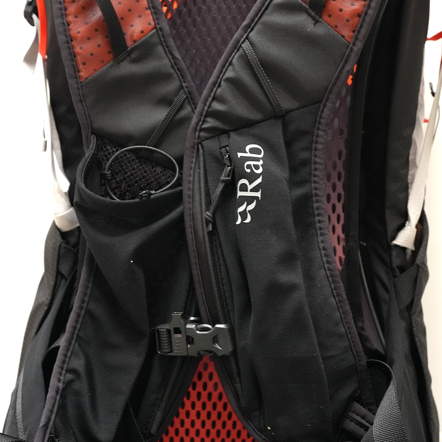 【Rab】ラブ men's Syclon XP 30 "Black×Dark Pewter"