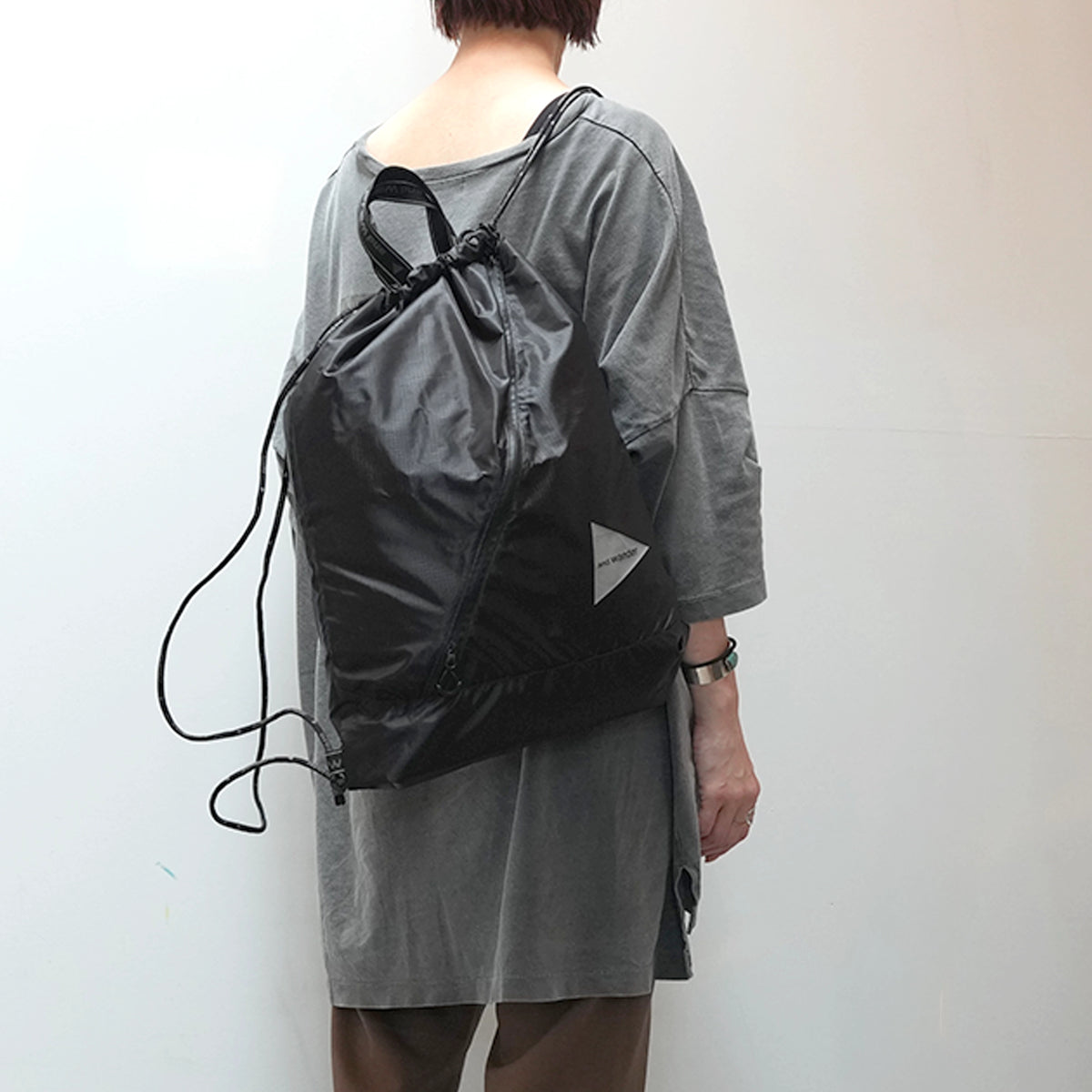 【and wander】アンドワンダー crispy rip drawstring bag "2Color" ※ネコポス可