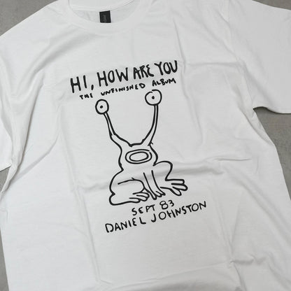 【DANIEL JOHNSTON】ダニエルジョンストン S/S Print Tee 'Hi How Are You? "White" ※ネコポス可