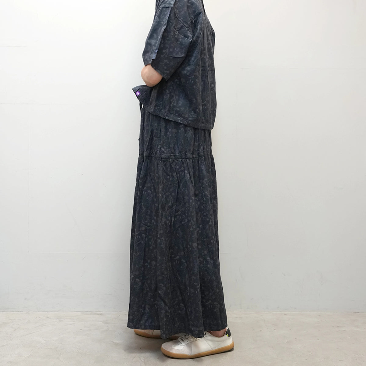 【THE NORTH FACE Purple Label】ノースフェイスパープルレーベル women's Flower Printed Field Tiered Skirt "Dark Navy"
