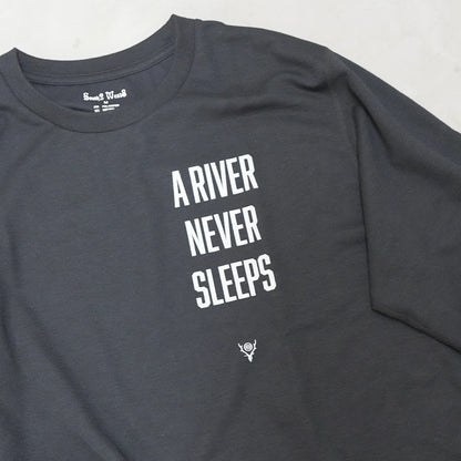 【South2 West8】サウスツーウエストエイト men's L/S Tee - A River Never Sleep "Black"
