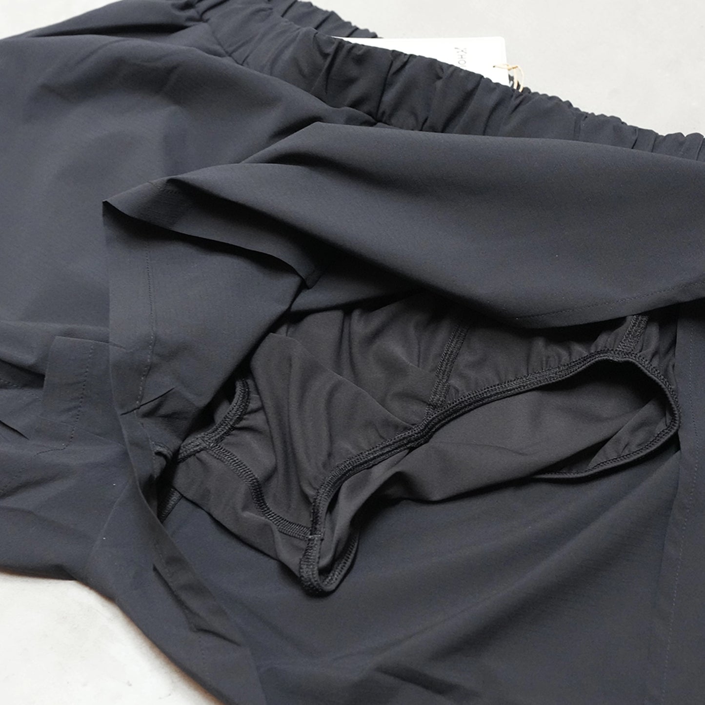 【HOUDINI】フーディニ men's Pace Split Shorts "True Black"