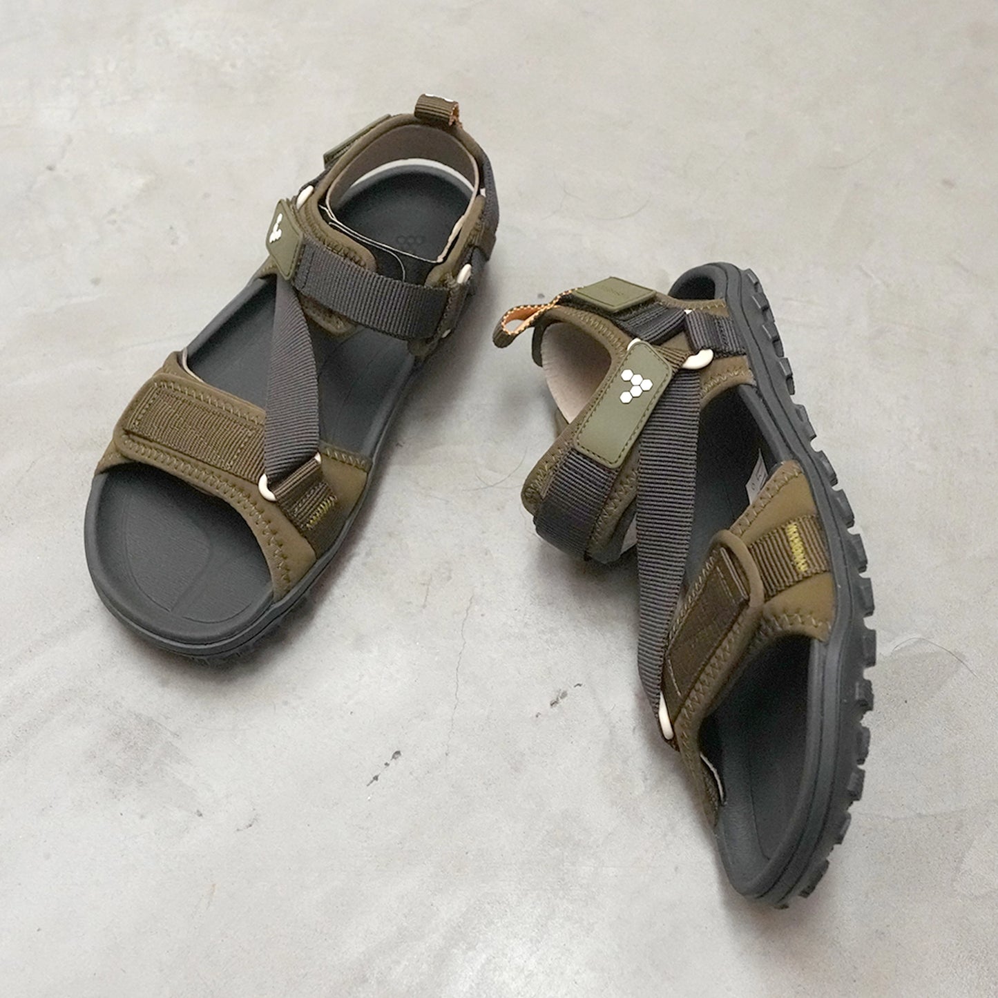 【VIVOBAREFOOT】ヴィヴォ ベアフット women's Tracker Ora Sandal "2Color"