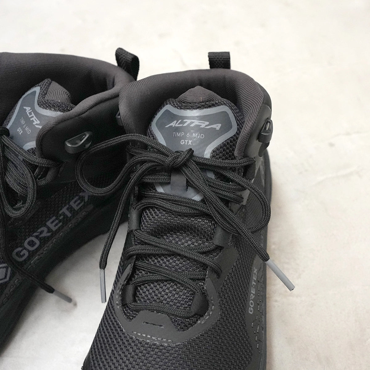 【ALTRA】アルトラ men's Timp 6 Mid GTX "Black×Black"