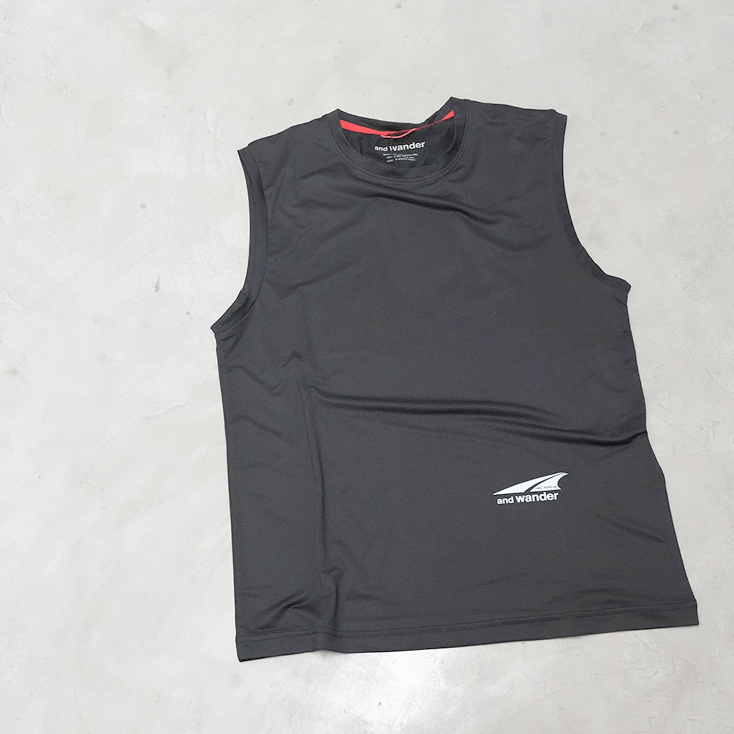 【and wander】アンドワンダー Altra × and wander tank top "Black" ※ネコポス可