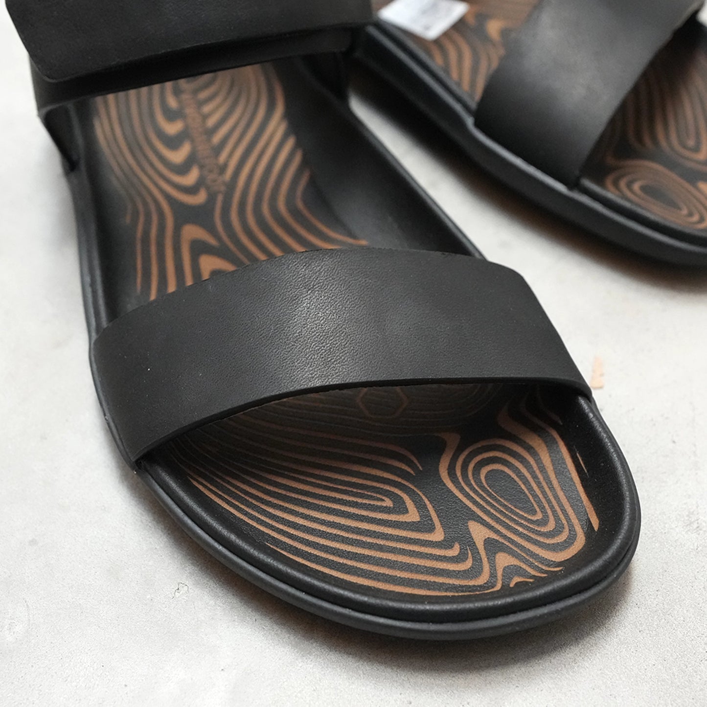 【VIVOBAREFOOT】ヴィヴォ ベアフット women's Sensus Yin Sandal "Raven"