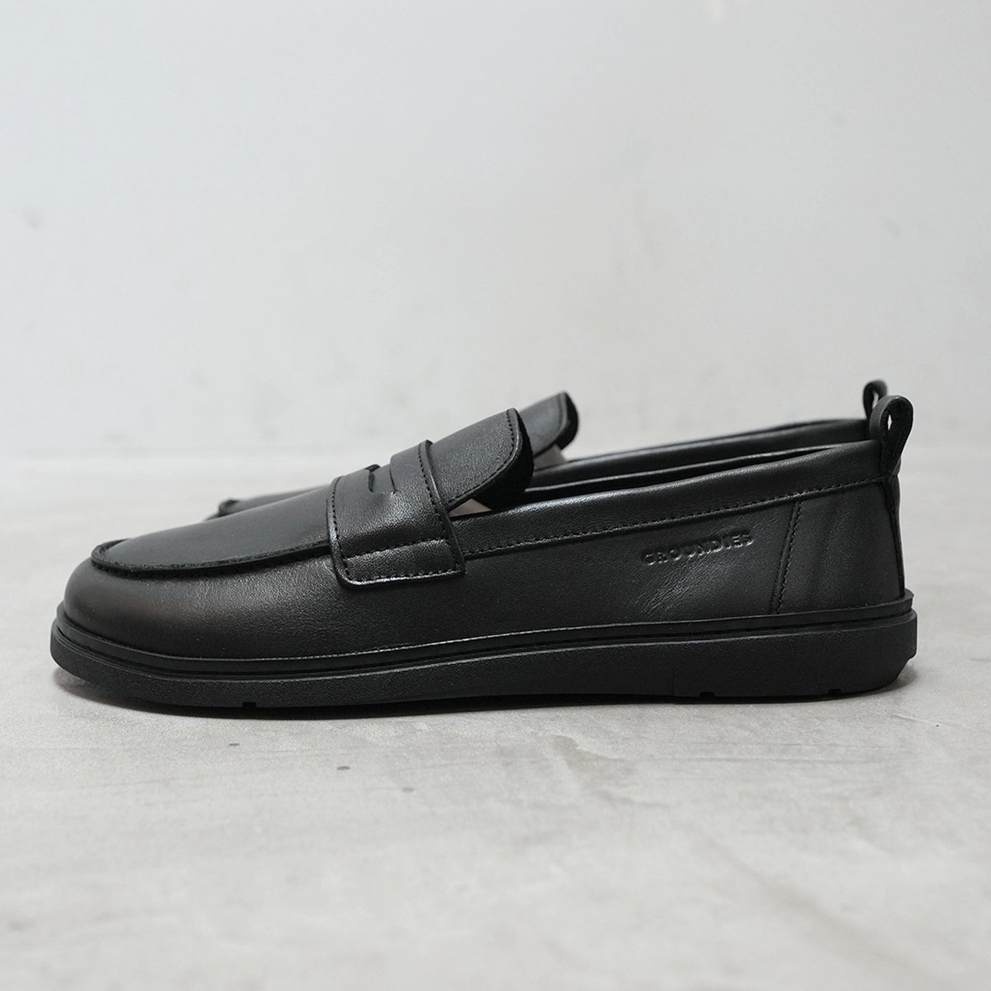 【GROUNDIES】 グラウンディーズ unisex Brisbane "Black"