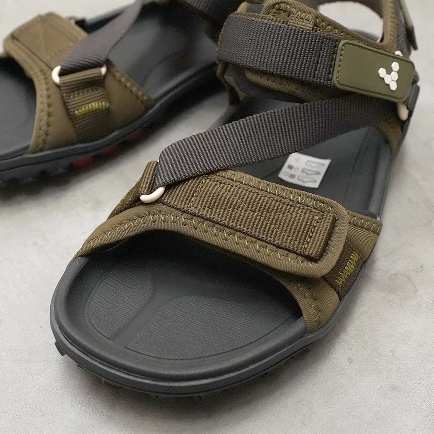 【VIVOBAREFOOT】ヴィヴォ ベアフット women's Tracker Ora Sandal "2Color"