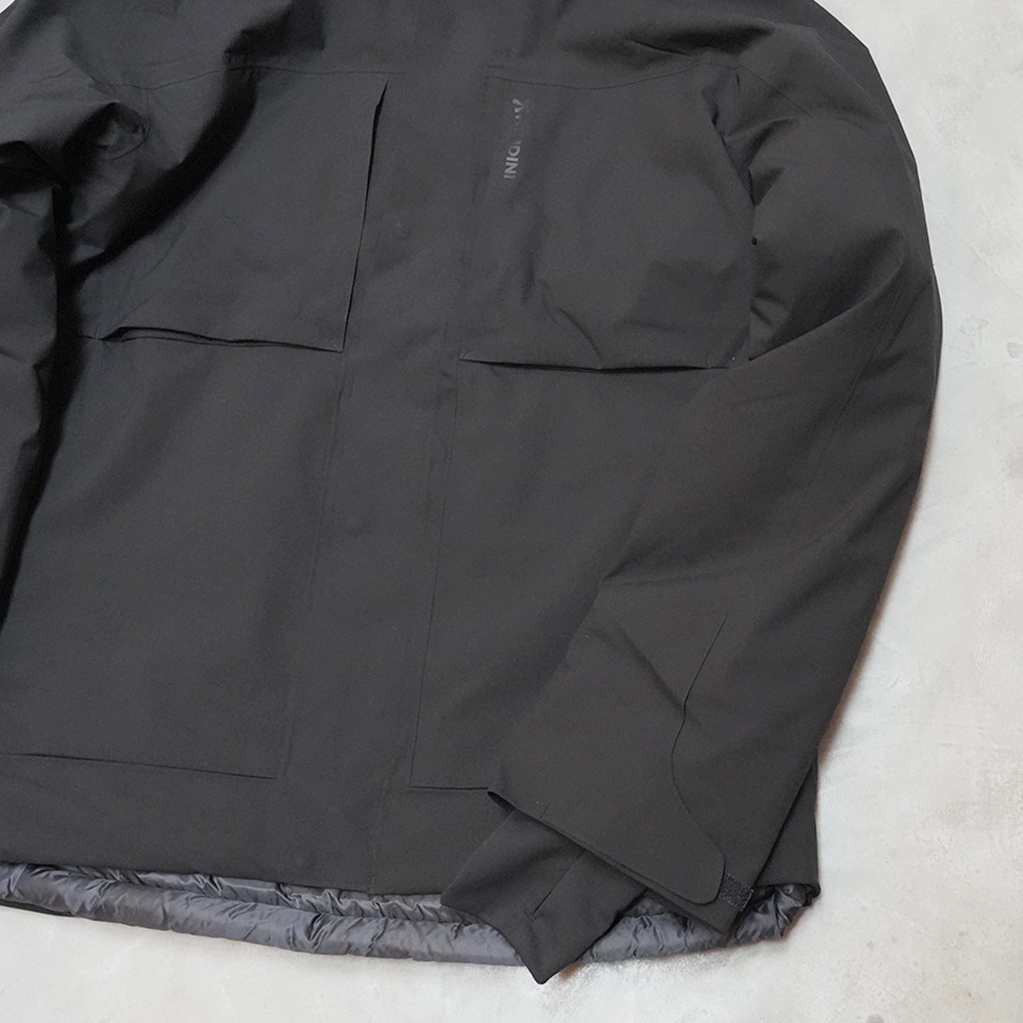 【HOUDINI】フーディニ women's Fall in Jacket II "True Black"