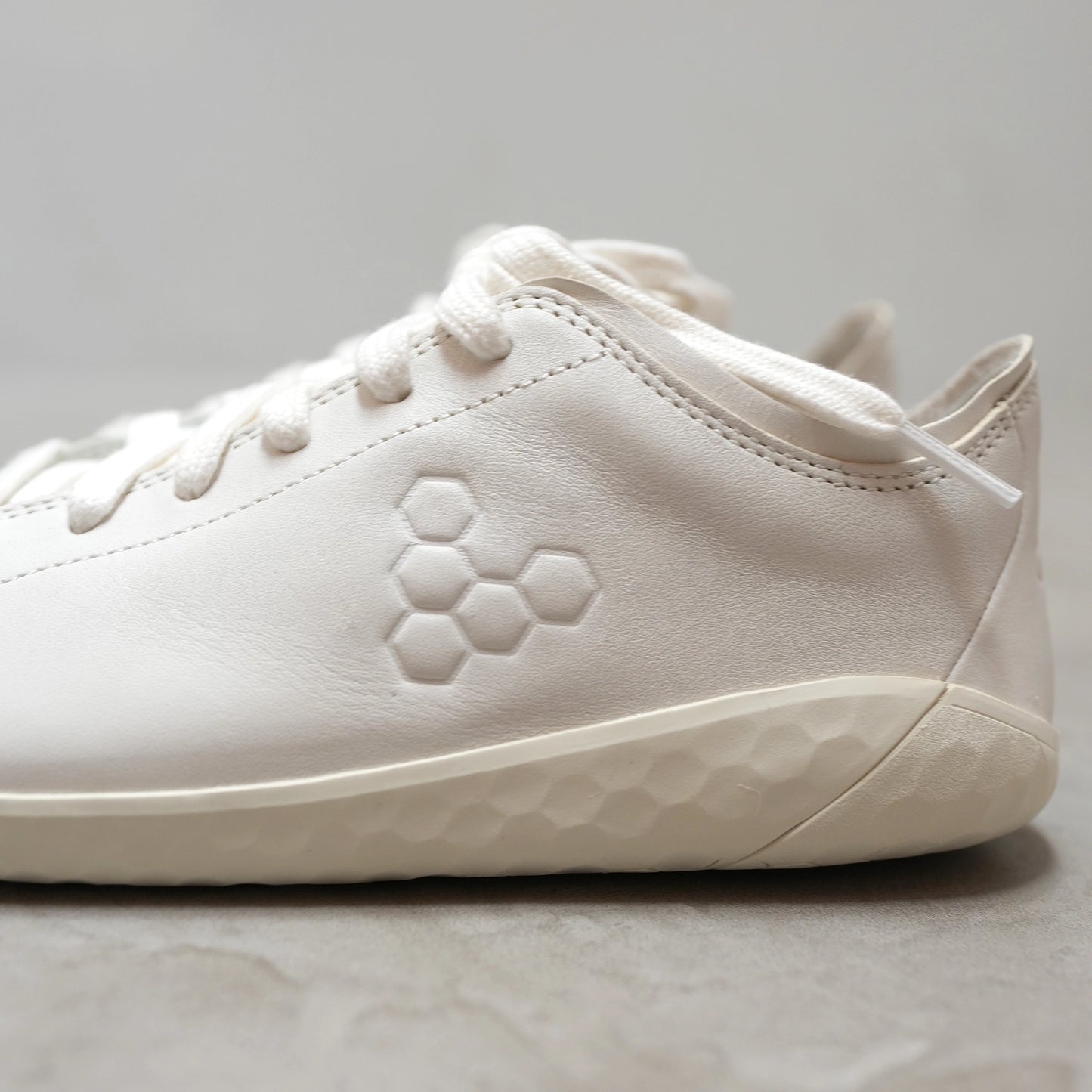 【VIVOBAREFOOT】ヴィヴォ ベアフット men's Geo Court Ⅳ "Bright White"