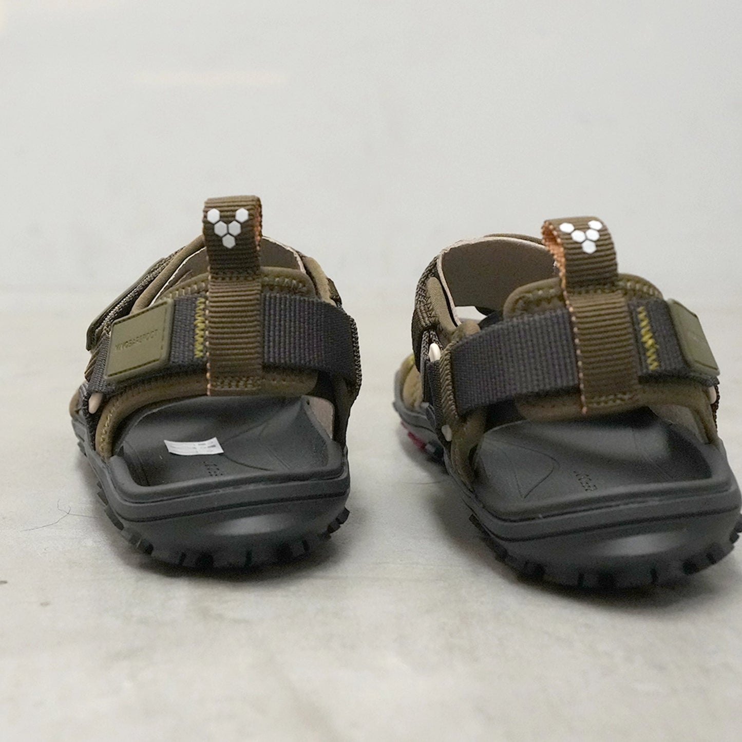 【VIVOBAREFOOT】ヴィヴォ ベアフット men's Tracker Ora Sandal "2Color"