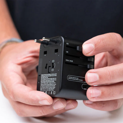 【Matador】マタドール Global Travel Adapter "Black"